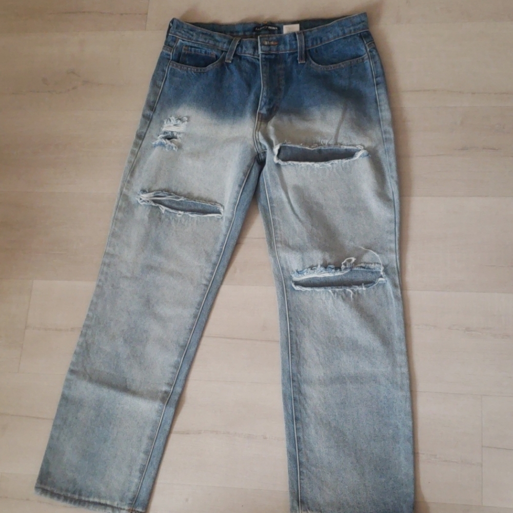 Fashion NOVA jeans ripped
